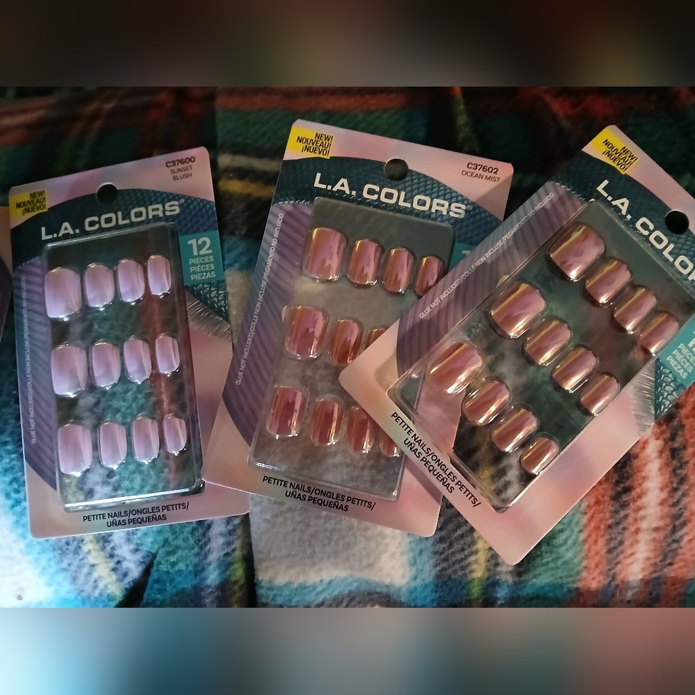 12 Pack L.A. Colors Pink Press-On Nails - Picture 2 of 2